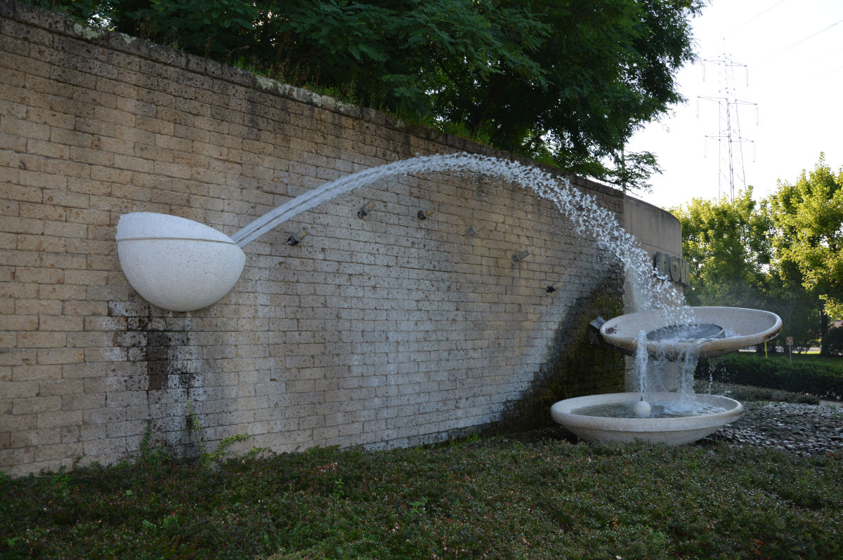 Fontana diagonale
